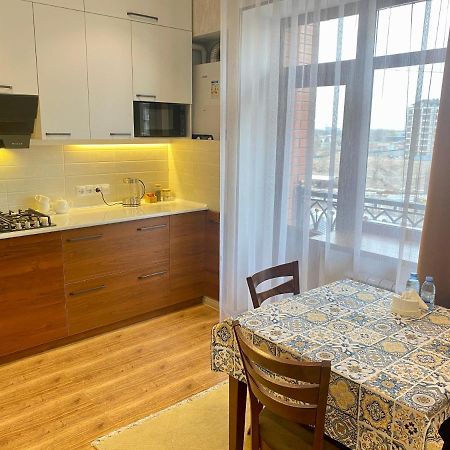 Spacious Apartment In New Building, Near The City Center And Airport Tasken Kültér fotó