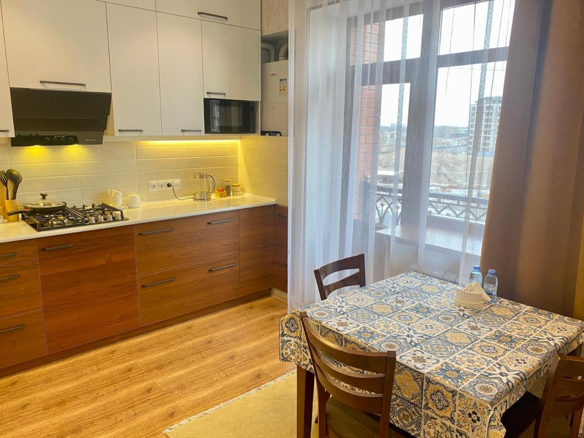 Spacious Apartment In New Building, Near The City Center And Airport Tasken Kültér fotó