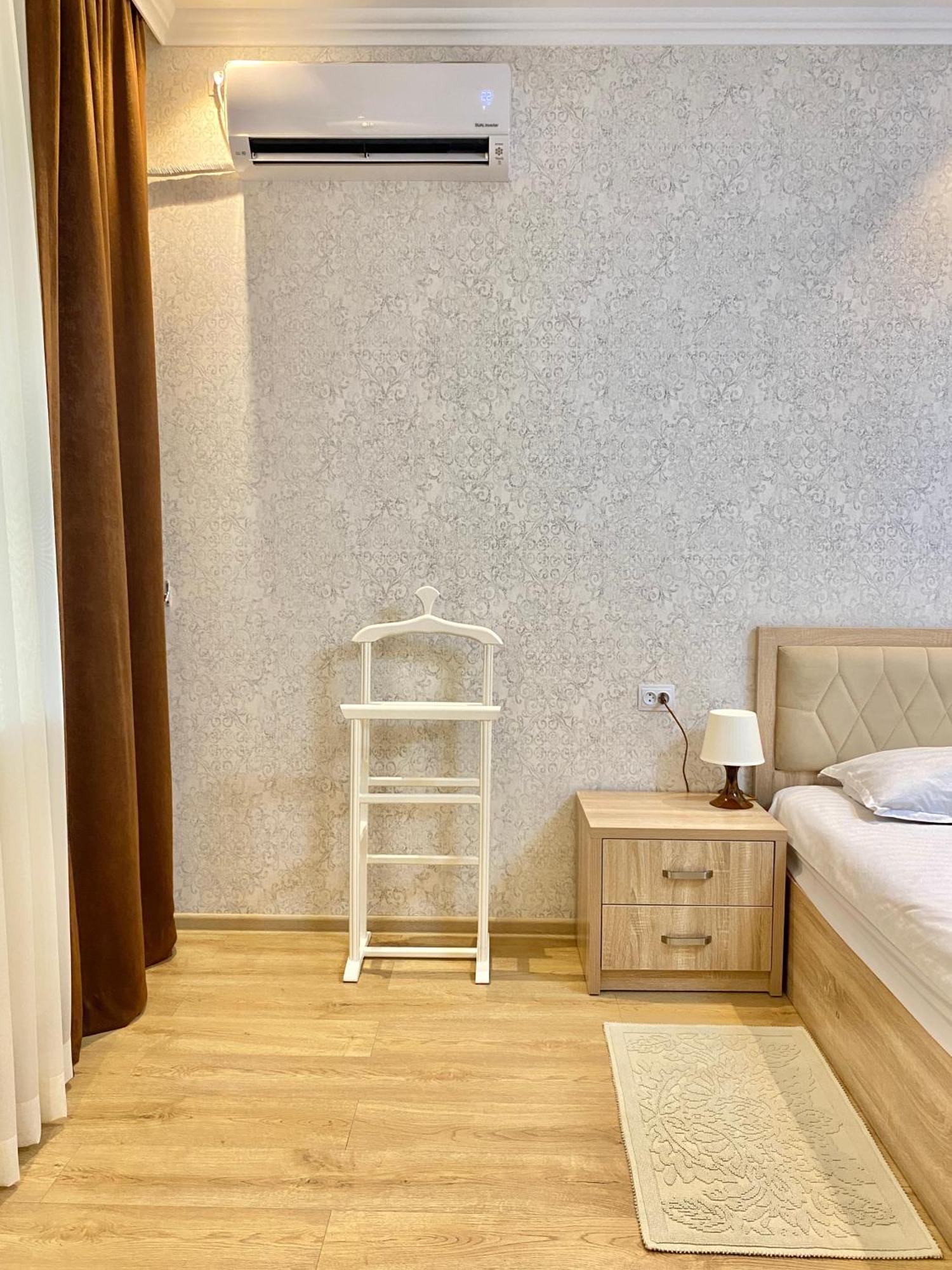 Spacious Apartment In New Building, Near The City Center And Airport Tasken Kültér fotó
